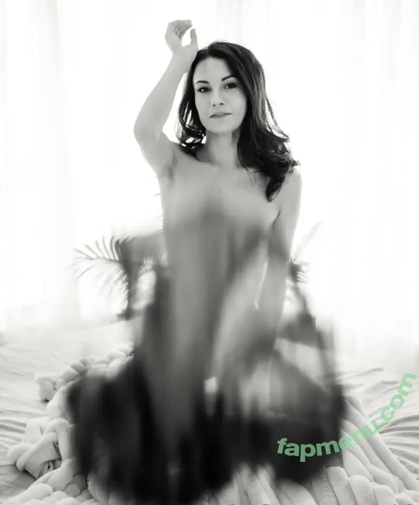 swanmiafree nude photo #0021 (marielswan)
