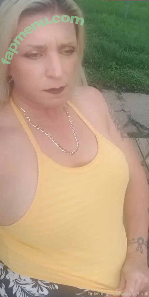 sweet.feet.milf nude photo #0009 (milfmistresssweetfeet)