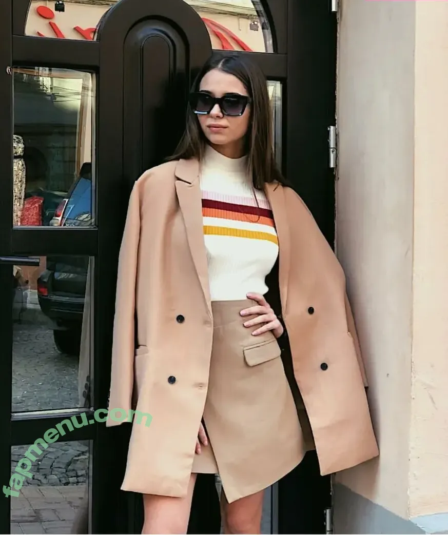 Sweet Kayley nude photo #0070 (Gloria Roshka / gloriaroshka / sweet_kayley)