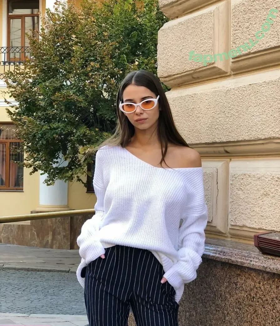 Sweet Kayley nude photo #0072 (Gloria Roshka / gloriaroshka / sweet_kayley)