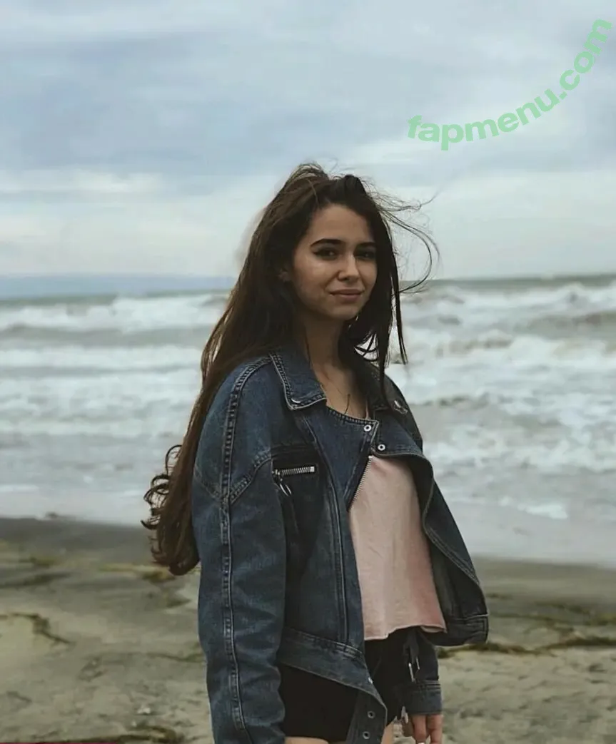 Sweet Kayley nude photo #0076 (Gloria Roshka / gloriaroshka / sweet_kayley)