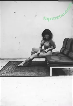  nude photo #0001