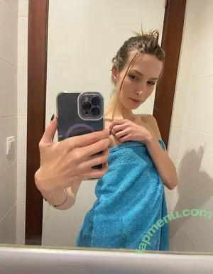  nude photo #0004