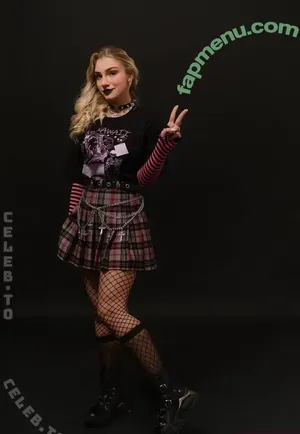 Sweetiebelle / aprikosin3 / superbanka / valerycat nude photo #0136