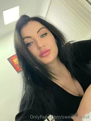 sweetiewest / sweetywest_pt nude photo #0002