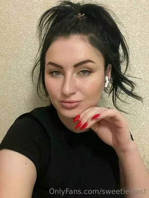 sweetiewest / sweetywest_pt nude photo #0003