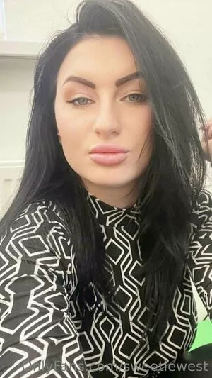 sweetiewest / sweetywest_pt nude photo #0005