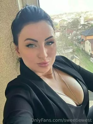 sweetiewest / sweetywest_pt nude photo #0007