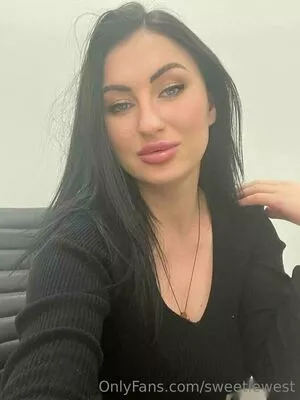 sweetiewest / sweetywest_pt nude photo #0020