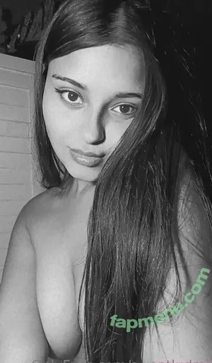 sweetludmi / bodega_baby718 nude photo #0013