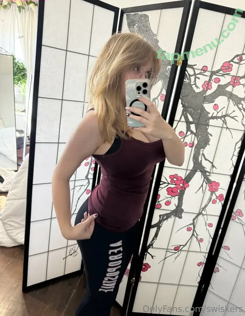 Swiskers nude photo #0019 (Swiskerss)