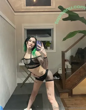  nude photo #0004