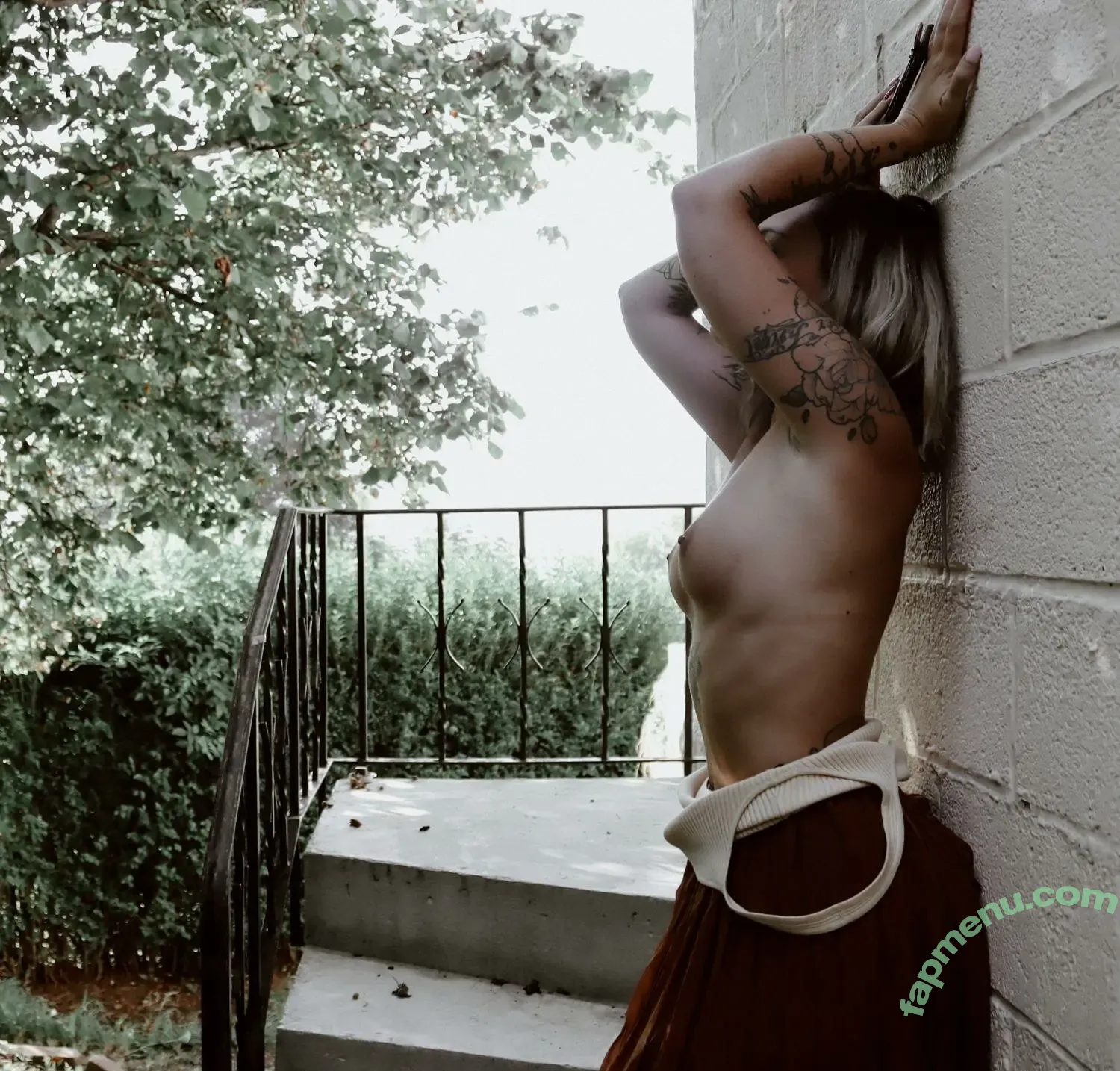 Sxgame nude photo #0001 (Little_game / Sarah.mdg / sarah.mdg._)