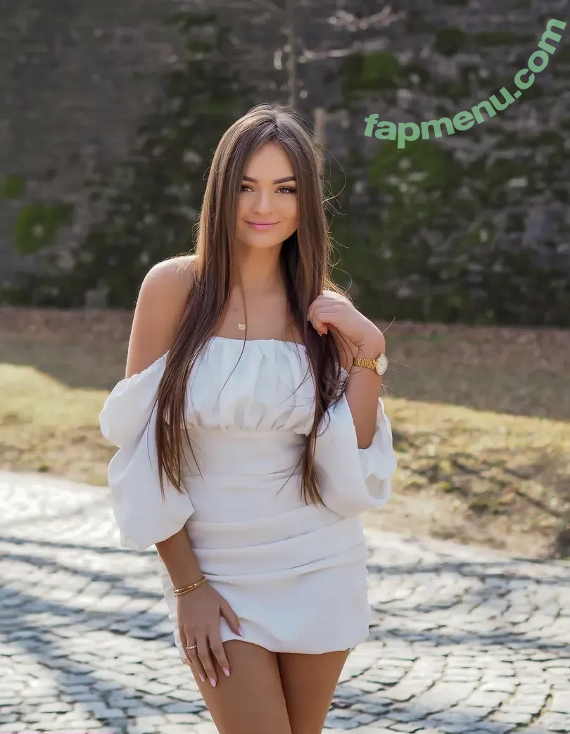 Sy.lwiaaa nude photo #0108 (Sylwia)