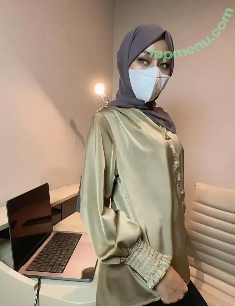 syakhalifah nude photo #0001 (syairahshahid)