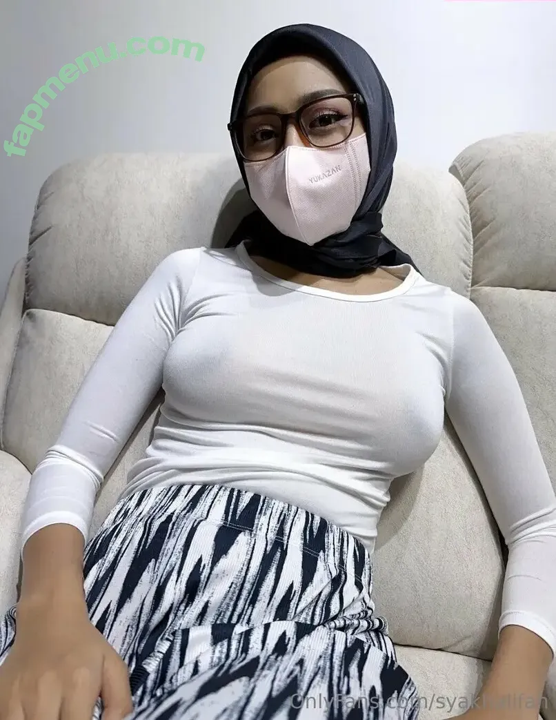 syakhalifah nude photo #0002 (syairahshahid)