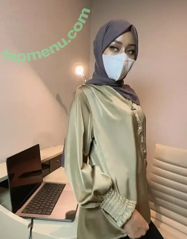 syakhalifah nude photo #0025 (syairahshahid)