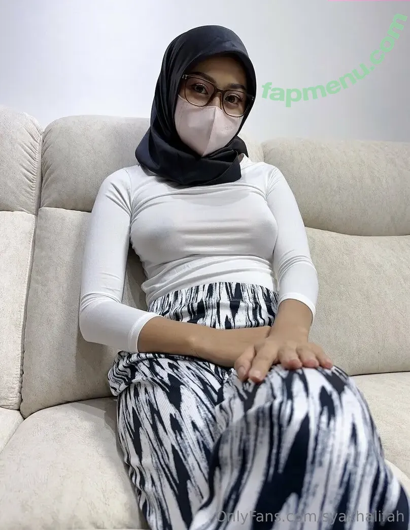 syakhalifah nude photo #0001 (syairahshahid)