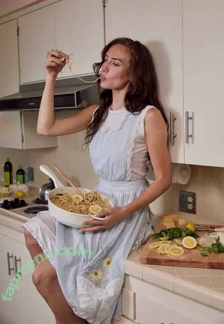 Sydney Lynn Carlson nude photo #0021 (sydneylcarlson / sydneylynncarlson)