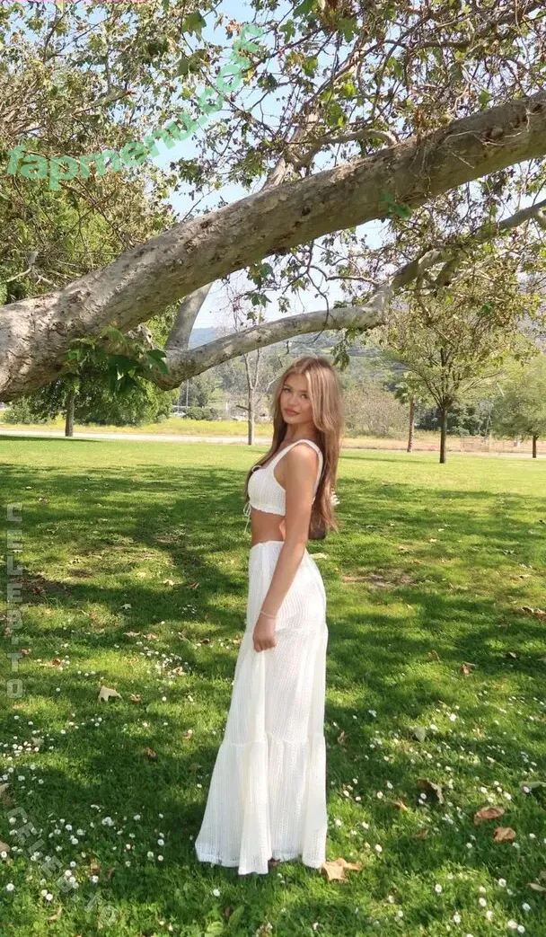 Sydney Ramolla nude photo #0571 (sydney.ra / sydney.ramolla / sydneyra)