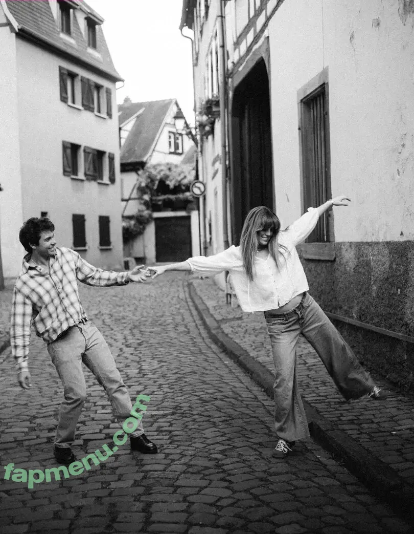 Sydney Sierota nude photo #0104 (sydneysierota)