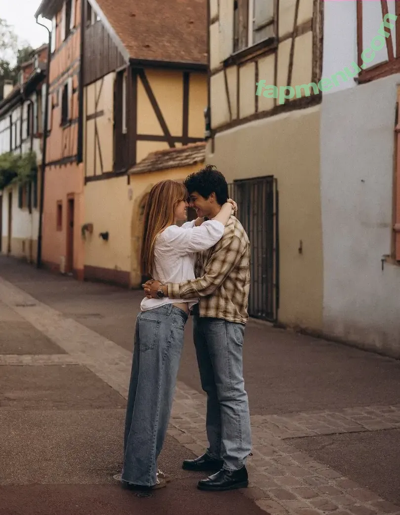 Sydney Sierota nude photo #0105 (sydneysierota)