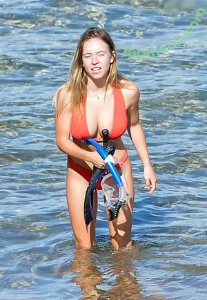 Sydney Sweeney / gal_gadot / sydney_sweeney nude photo #1845