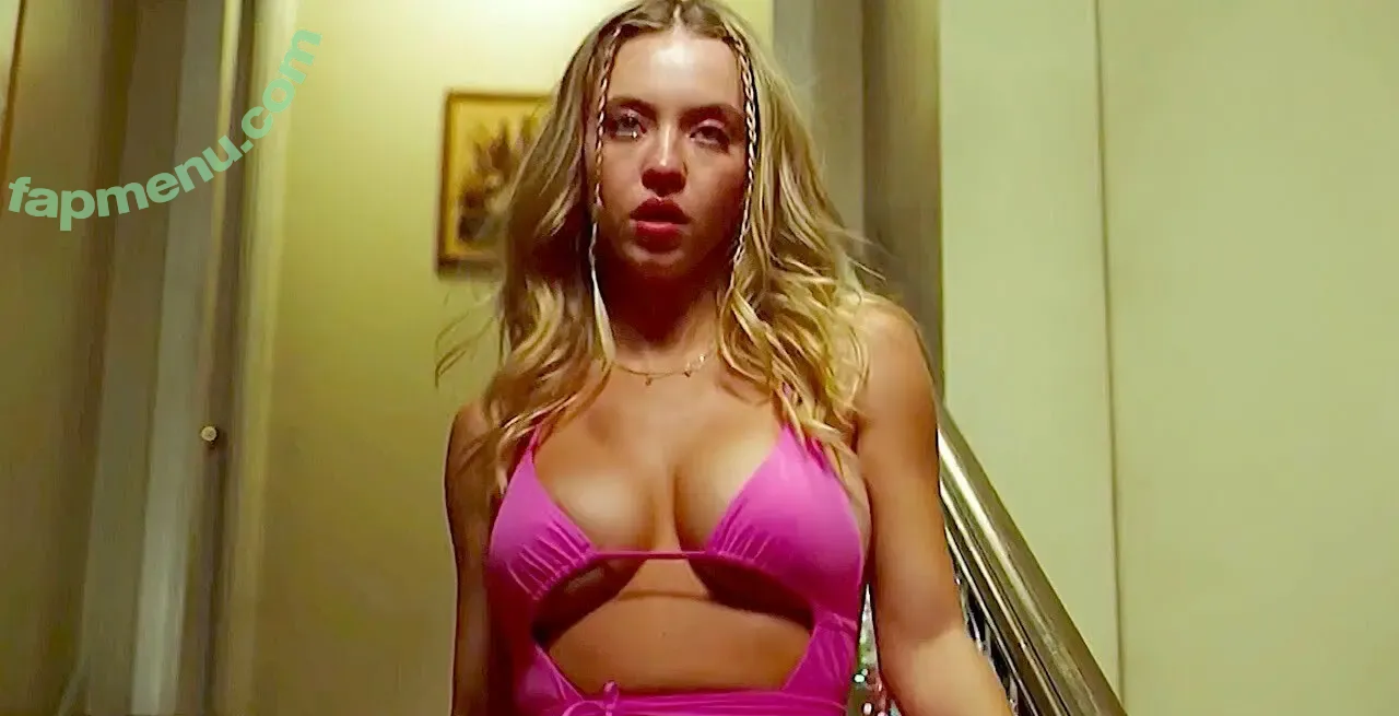 Sydney Sweeney nude photo #1415 (gal_gadot / sydney_sweeney)