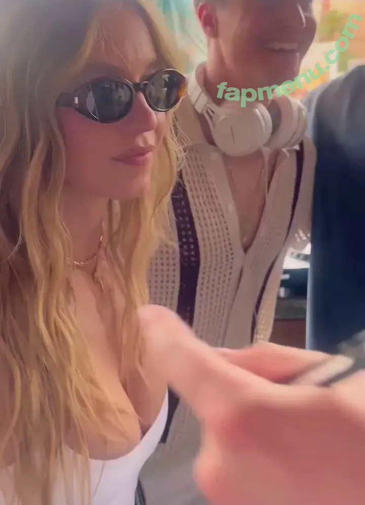 Sydney Sweeney nude photo #0412 (sydney_sweeney / sydneysweeney)