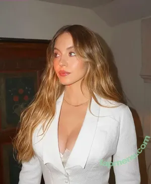 Sydney Sweeney / Sydney_Sweeney nude photo #1574