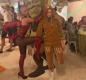 Sydney Sweeney / gal_gadot / sydney_sweeney nude photo #3093