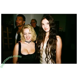 Sydney Sweeney / gal_gadot / sydney_sweeney nude photo #3096