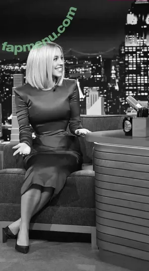 Sydney Sweeney / gal_gadot / sydney_sweeney nude photo #3109