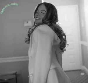 Sydney Sweeney / gal_gadot / sydney_sweeney nude photo #3719