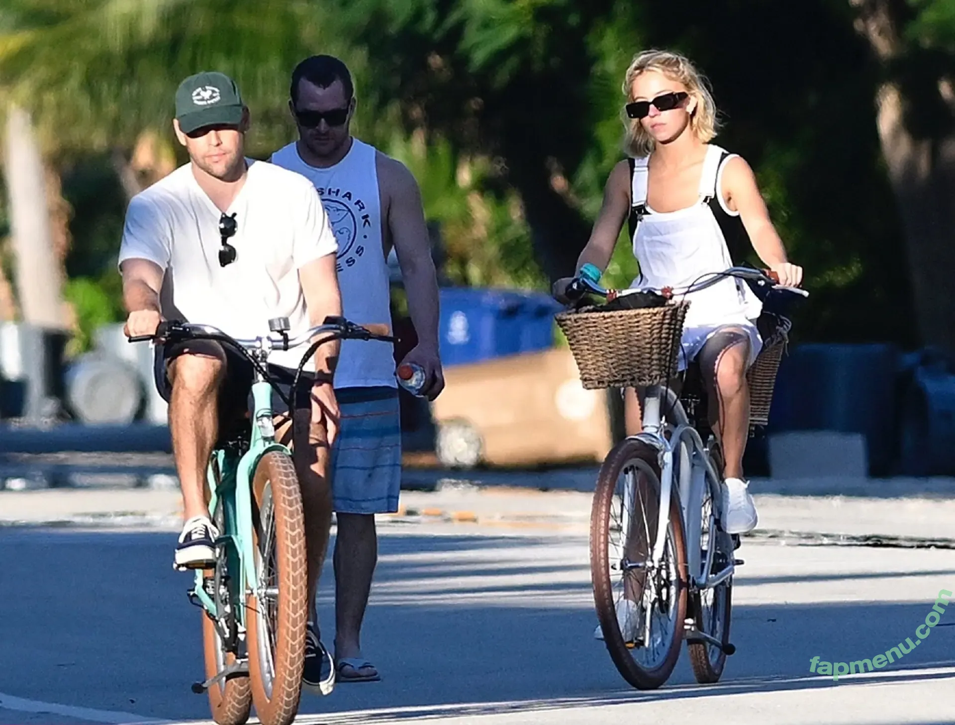 Sydney Sweeney nude photo #3101 (gal_gadot / sydney_sweeney)