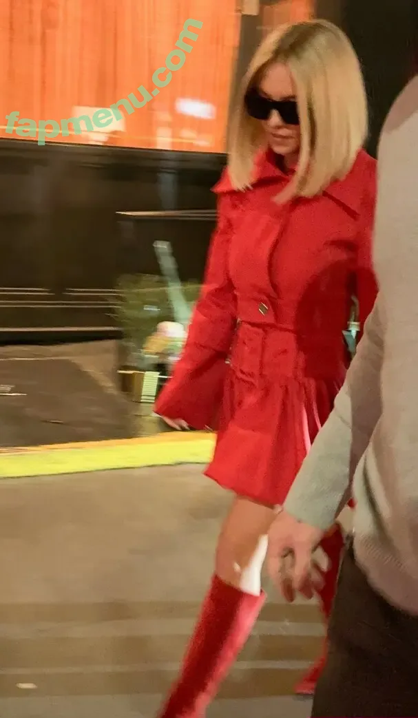 Sydney Sweeney nude photo #3146 (gal_gadot / sydney_sweeney)