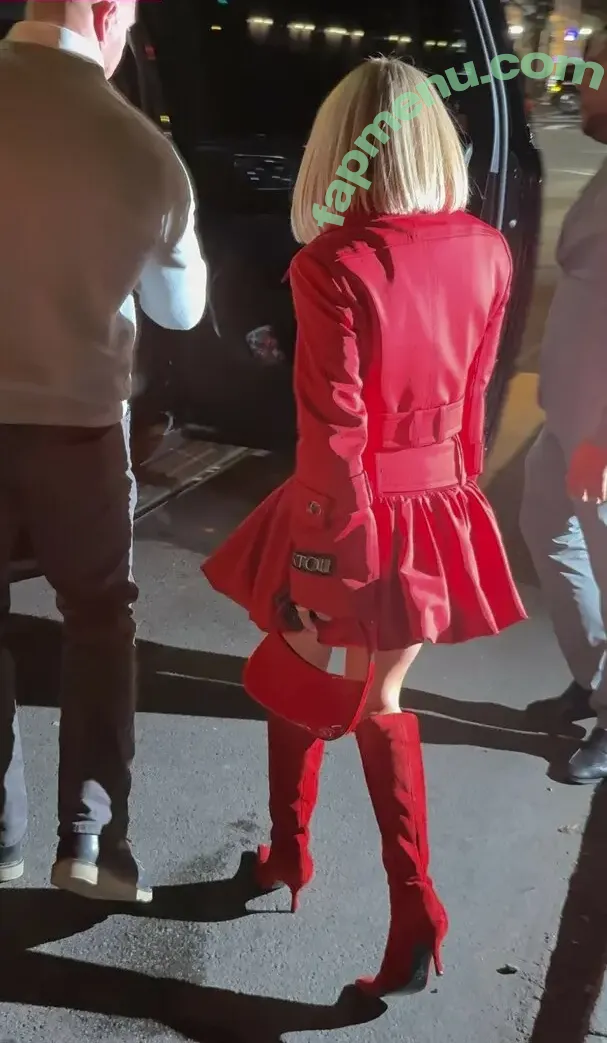 Sydney Sweeney nude photo #3150 (gal_gadot / sydney_sweeney)