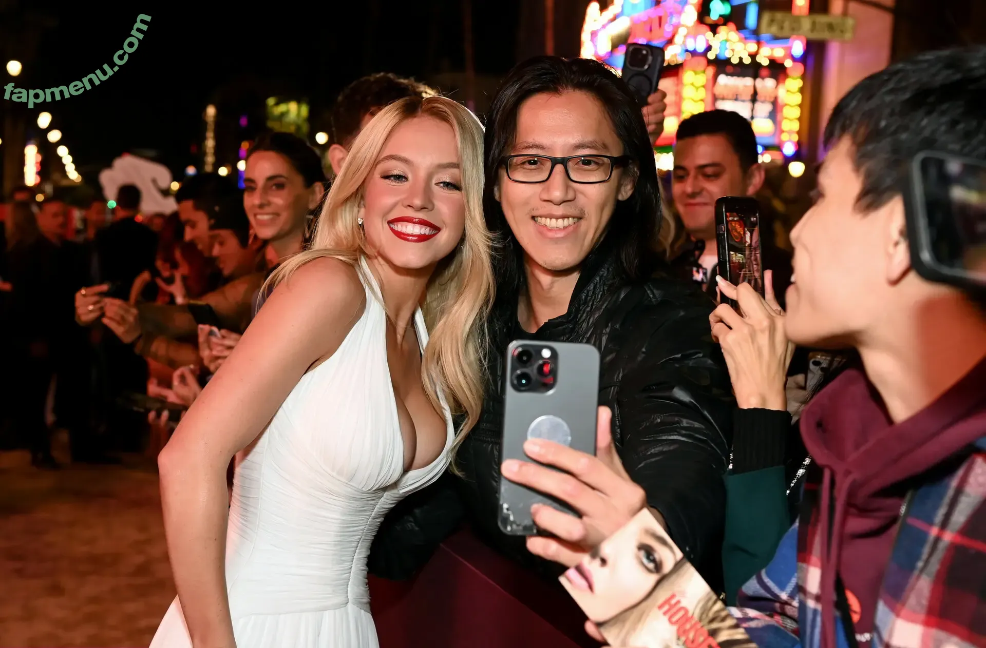 Sydney Sweeney nude photo #3648 (gal_gadot / sydney_sweeney)