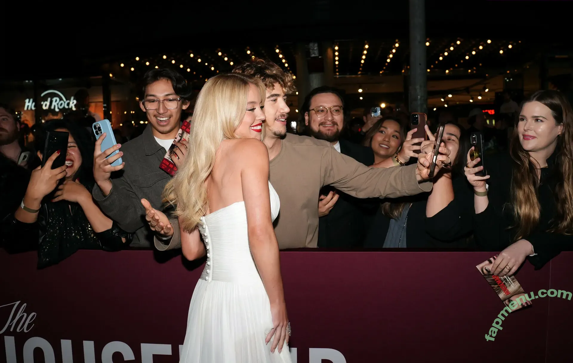 Sydney Sweeney nude photo #3666 (gal_gadot / sydney_sweeney)