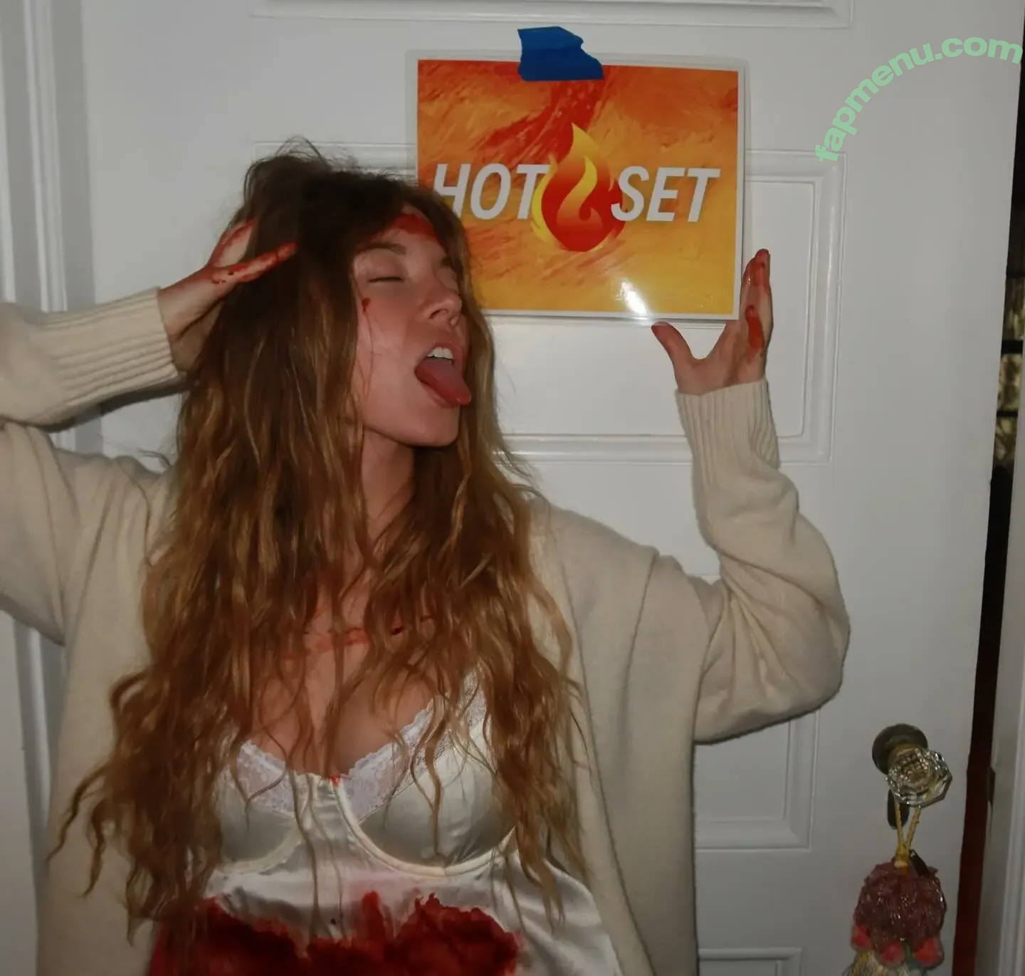 Sydney Sweeney nude photo #3717 (gal_gadot / sydney_sweeney)