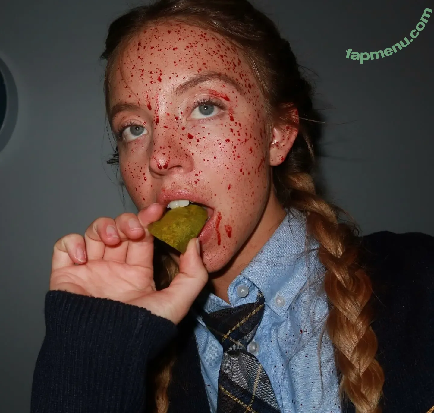 Sydney Sweeney nude photo #3737 (gal_gadot / sydney_sweeney)