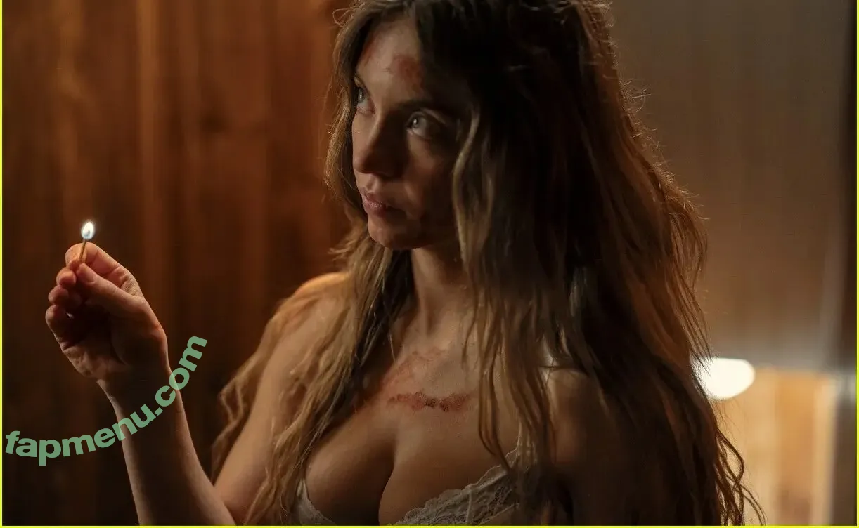 Sydney Sweeney nude photo #3795 (gal_gadot / sydney_sweeney)