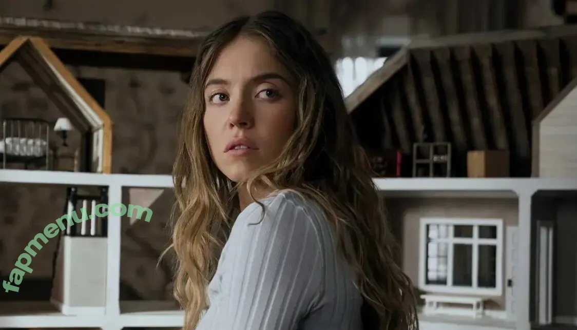 Sydney Sweeney nude photo #3798 (gal_gadot / sydney_sweeney)