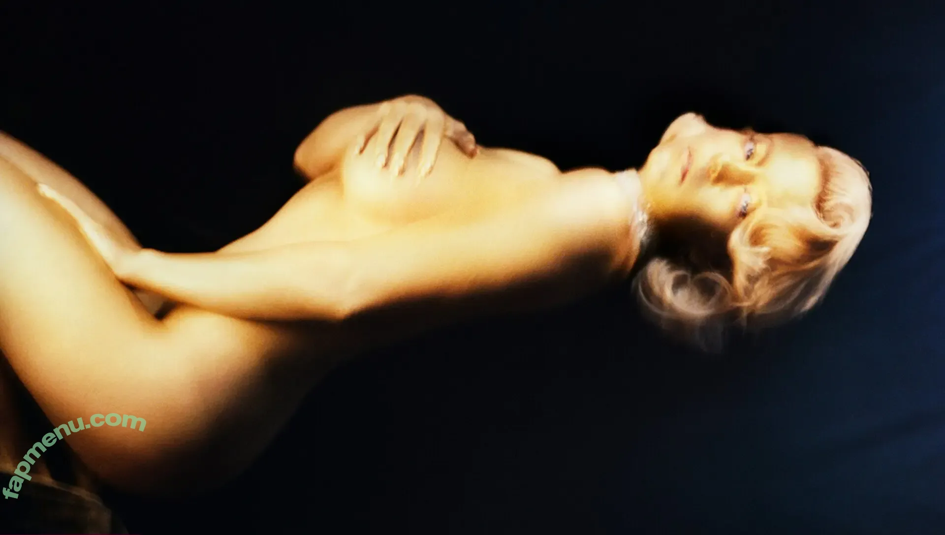 Sydney Sweeney nude photo #3805 (gal_gadot / sydney_sweeney)