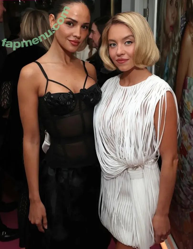 Sydney Sweeney nude photo #3867 (gal_gadot / sydney_sweeney)