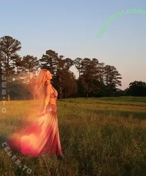 Sydney Thomas / iamsydneythomas / sydneythomasxxx nude photo #0328