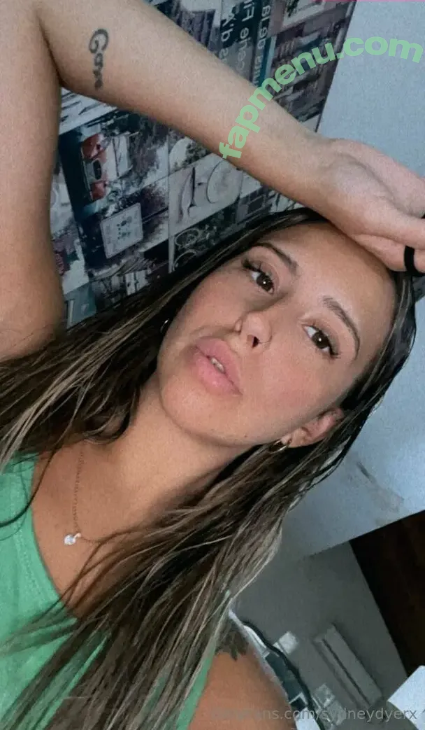 sydneydyerx nude photo #0004 (white.trash.flash)