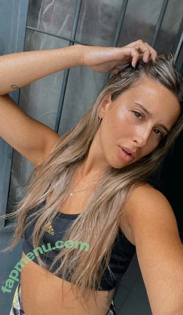 sydneydyerx nude photo #0005 (white.trash.flash)