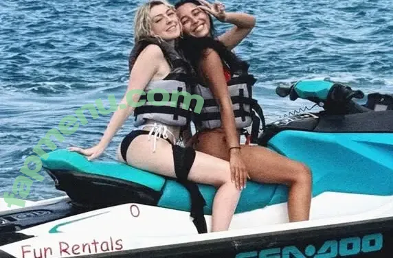 Sylvee nude photo #0022 (Sylveemhm / Sylveey)