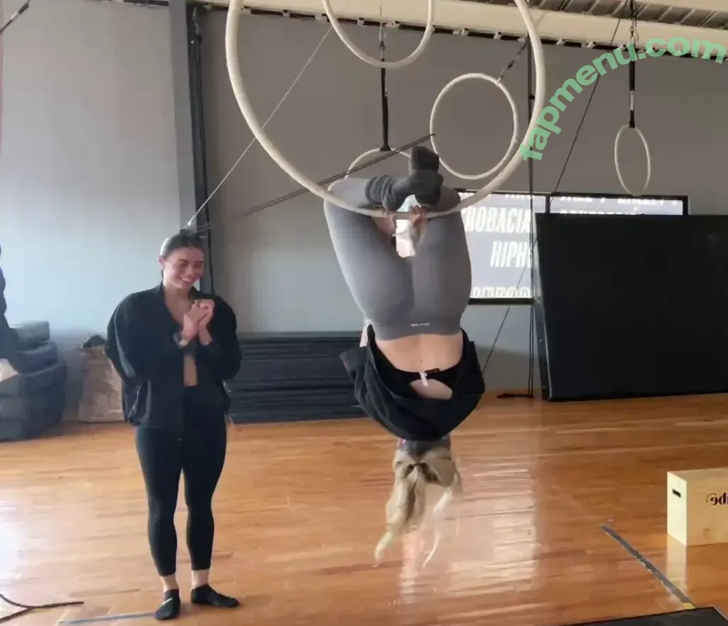 Sylvee nude photo #0072 (Sylveemhm / Sylveey)